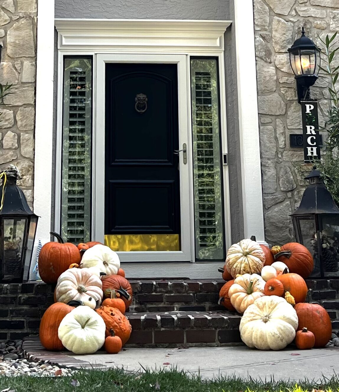 Seasonal porch designs
