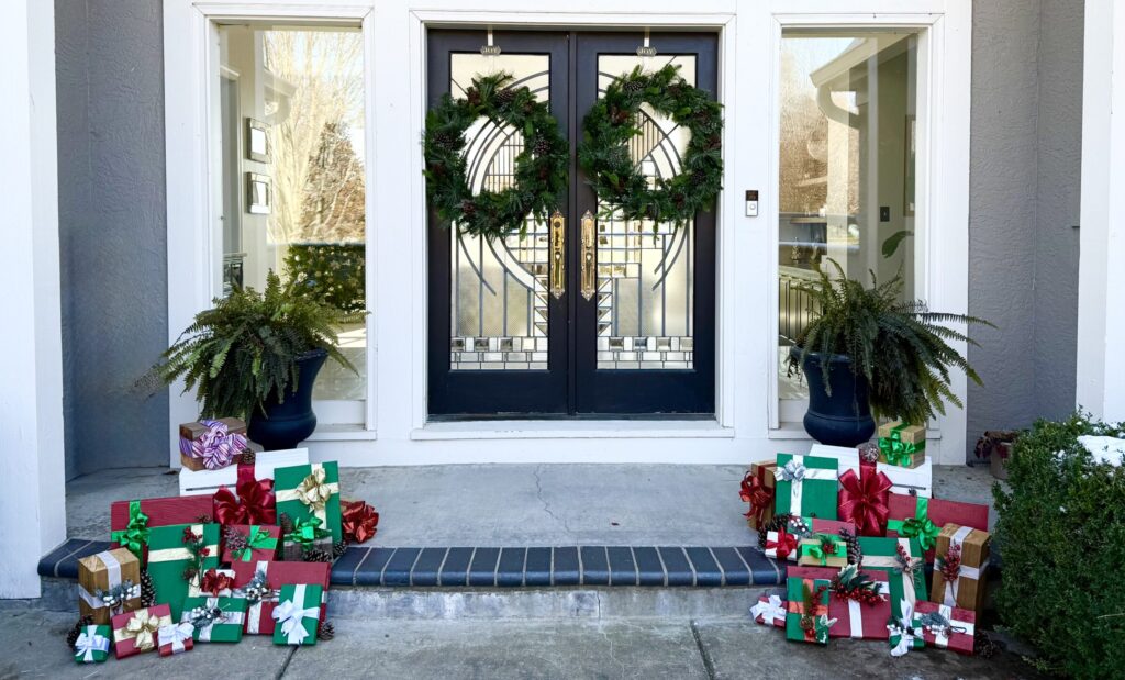 Elegant winter porch decorations Kansas City
